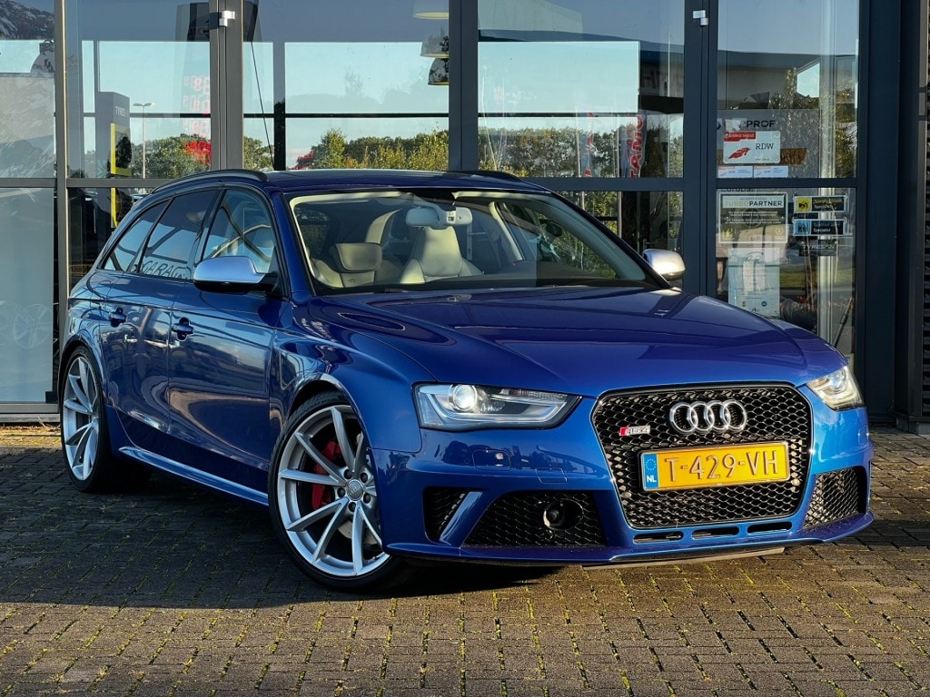 Audi RS4 4.2 FSI RS 4 quattro V8