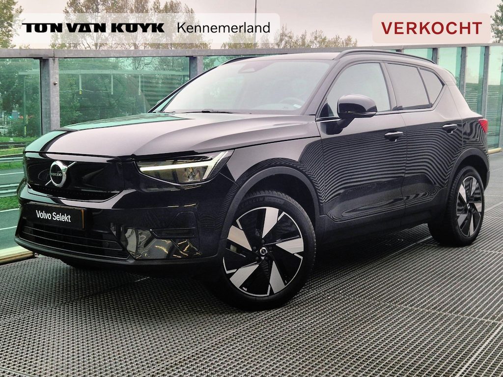 Volvo XC40 Single Motor Extended Range Plus 82 kWh Adaptieve Cruise / Stoel + Stuurverwarming / Trekhaak / Parkeersensoren- Camera achter / 19'' / All-Season banden / Carplay / Android Auto /
