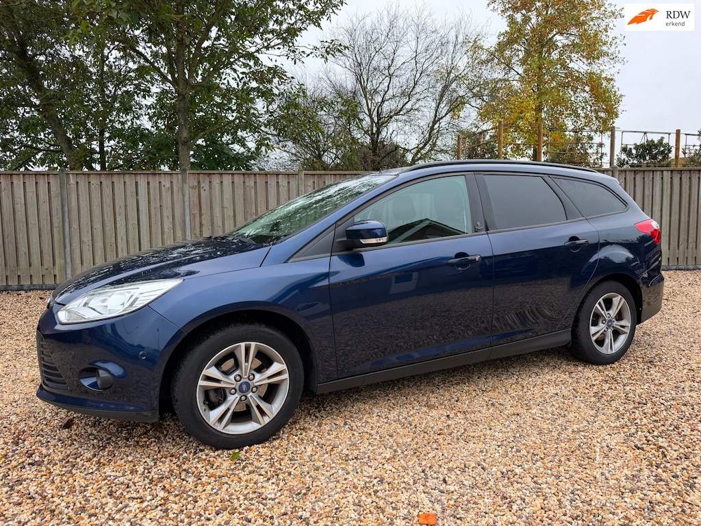 Ford Focus Wagon 1.0 EcoBoost Titanium Navigatie & Trekhaak & Winterpakket