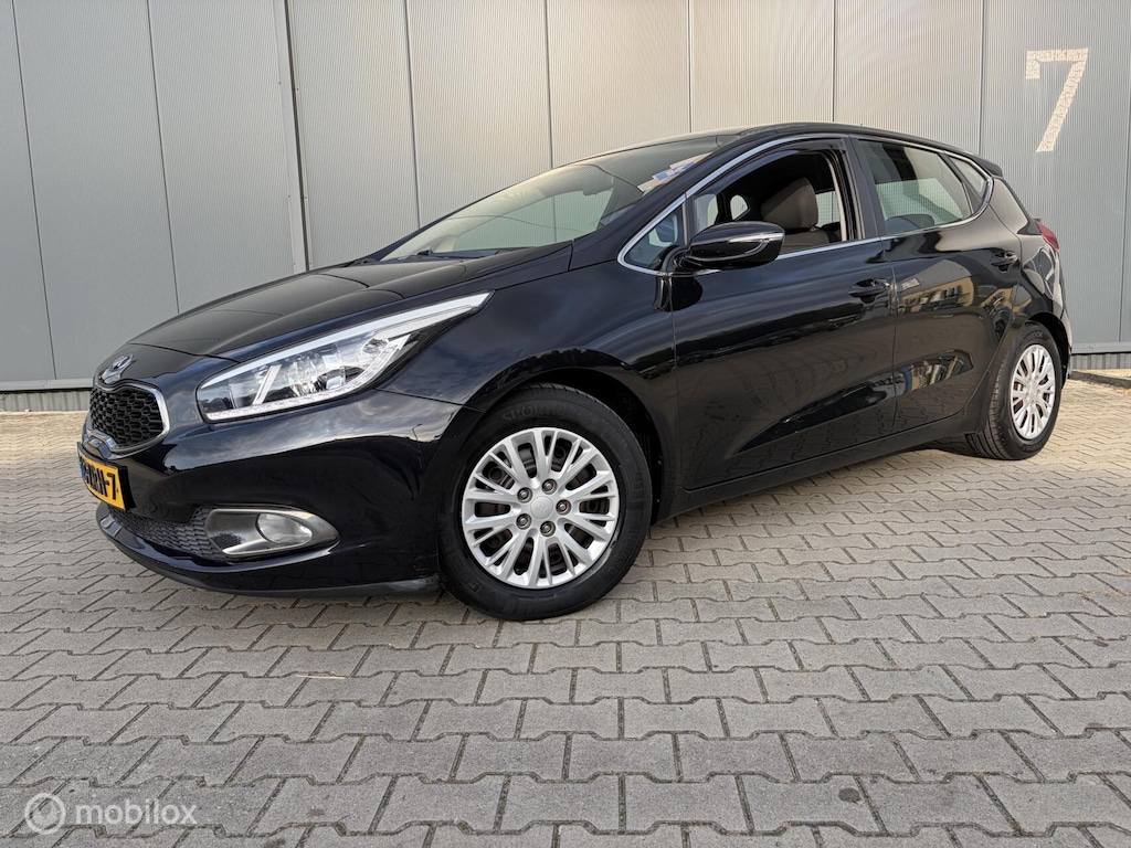 Kia Ceed cee'd 1.6 GDI Comfort Pack Trekhaak Airco Cruise Nieuwe Apk
