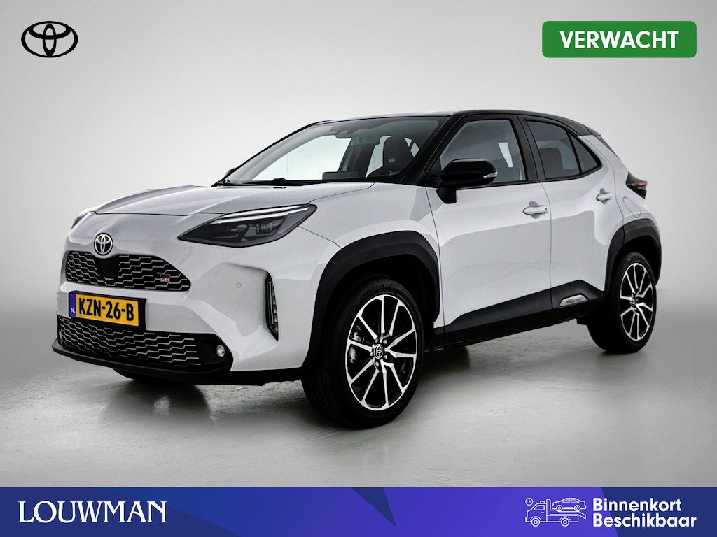 Toyota Yaris Cross 1.5 Hybrid GR Sport | BTW voertuig | Head-Up Display | JBL | Dodehoek detectie | Elektrische achterklep | Stoelverwarming | Parkeersensoren voor+achter | Navigatie | Apple CarPlay/Android Auto |