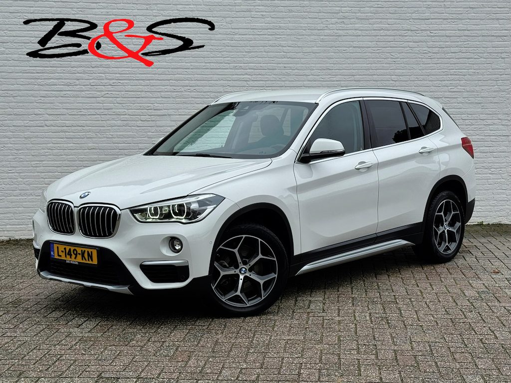 BMW X1 SDrive20i High Executive M sport interieur Sfeer verlichting Led Pdc voor+achter