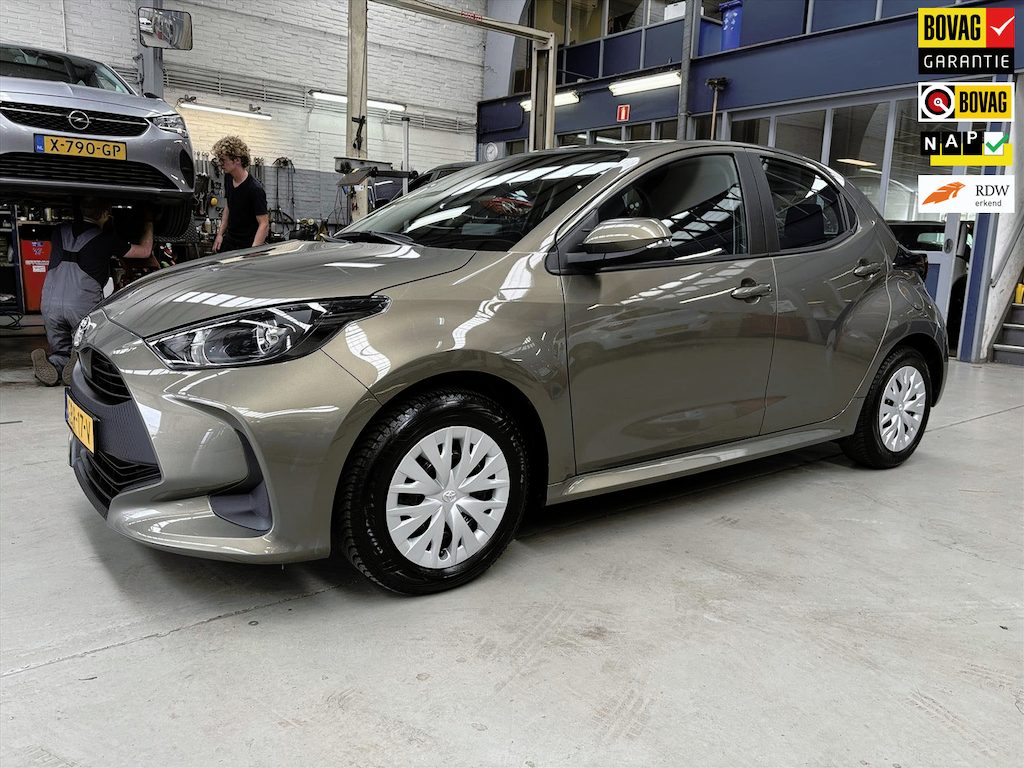 Toyota Yaris 1.5 VVT-I Active | Apple carplay / Android auto | Camera | Cruise control | NAP | Rijklaar prijs!