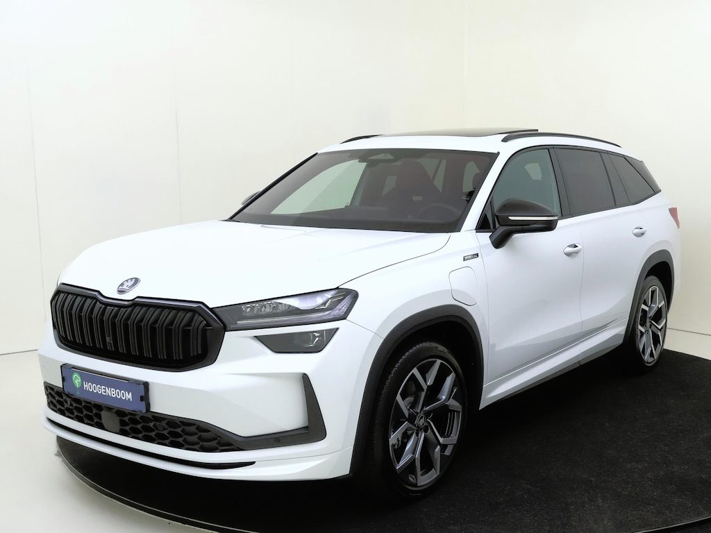 Skoda Kodiaq 1.5 TSI PHEV Sportline Business Panoramadak Trekhaak 20inch velgen Winterpakket