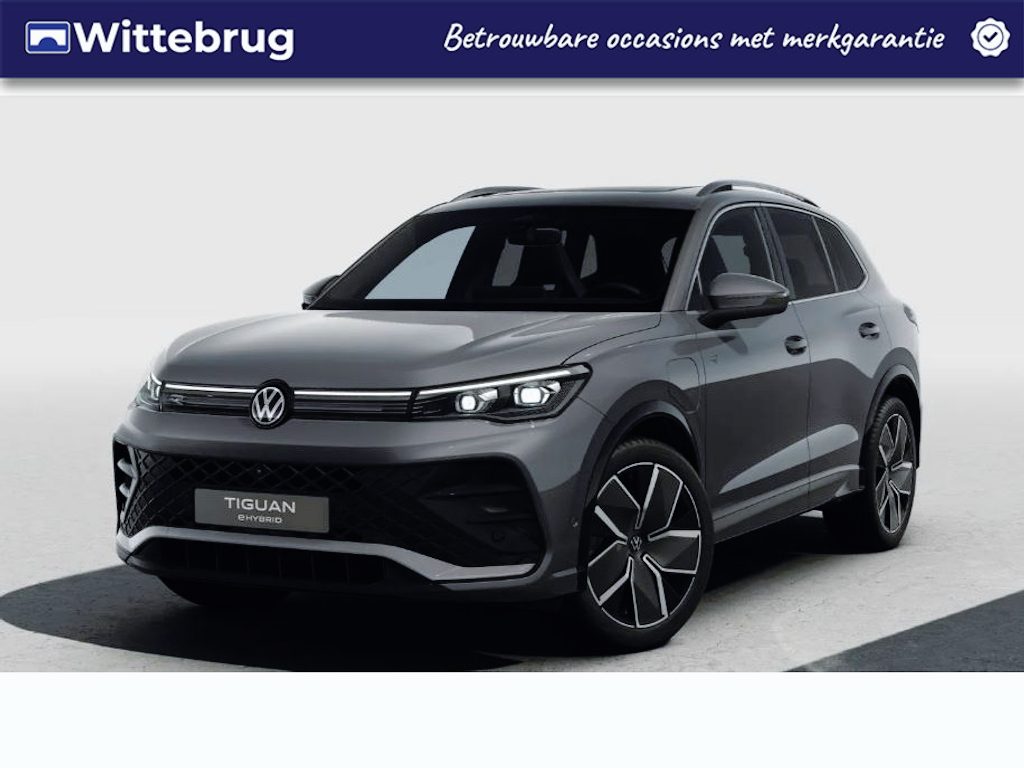 Volkswagen Tiguan 1.5 eHybrid R-Line Edition / Resterende Fabrieksgarantie tot 6-7 2030 / Trekhaak / Panoramadak / Head up Display / 20'' Leeds Velg / VW