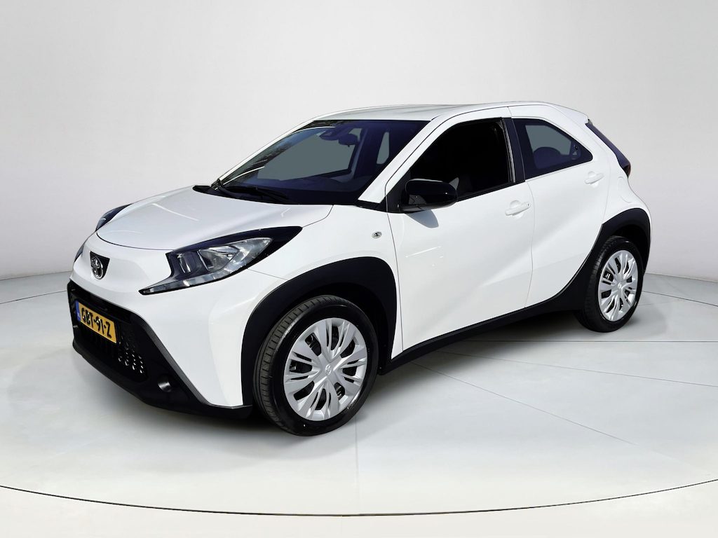 Toyota Aygo X 1.0 VVT-i S-CVT Play | Apple CarPlay/Android auto | Achteruitrijcamera | Verwarmde voorstoelen