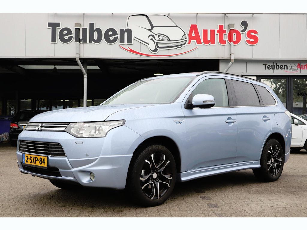 Mitsubishi Outlander 2.0 PHEV instyle+ | Elektrisch glazen schuif-/kanteldak | Lane assist | Clima | Cruise | Zie foto's