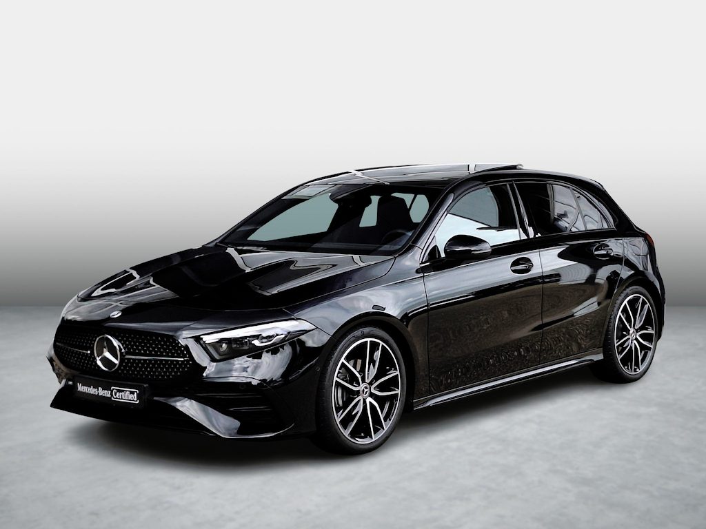 Mercedes-Benz A-klasse 180 Star Edition AMG Line | Panoramadak | Night Pakket | Achteruitrijcamera | Sfeerverlichting | Stoelverwarming | Multibeam LED | Dodehoekassistentie | Winter Pakket incl. Stuurwielverwarming