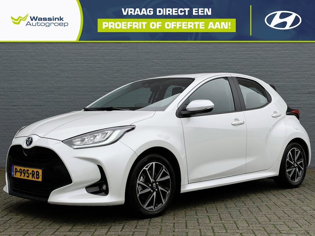 Toyota Yaris 1.5 Hybrid Dynamic | All Season Banden | Navigatie | Camera | Cruise Control | Climate Control | 16 Inch Lichtmetalen Velgen