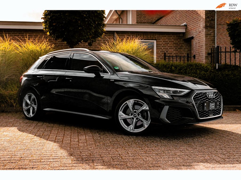 Audi A3 Sportback 40 TFSI e 204 PK 2x S-Line ACC Keyless Bang en Olufsen Keyless Elek.Klep 18''