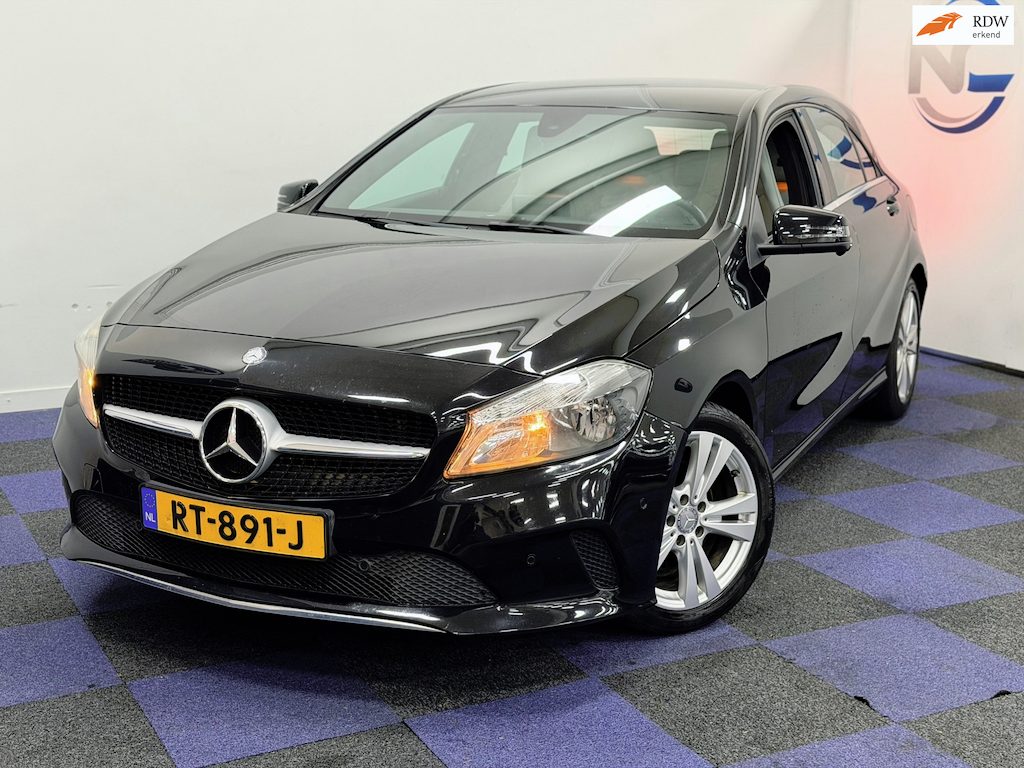 Mercedes-Benz A-klasse 180 Ambition / AUTOMAAT / DEALER ONDERHOUDEN / NETTE AUTO