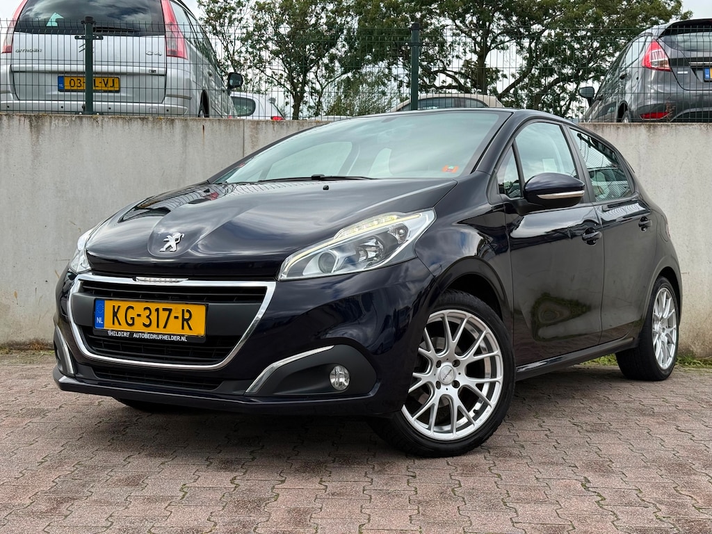 Peugeot 208 1.2 PureTech Blue Lion/NAVI/CRUISE/APK 05-2027/PDC/FACELIFT/