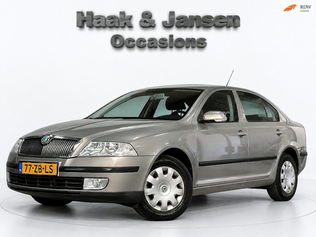 Skoda Octavia 1.6 Ambiente - Cruise - Airco - Radio