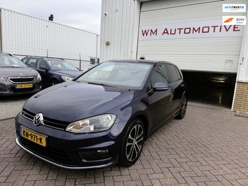 Volkswagen Golf 1.2 TSI Business Edition R LINE DSG CAMERA