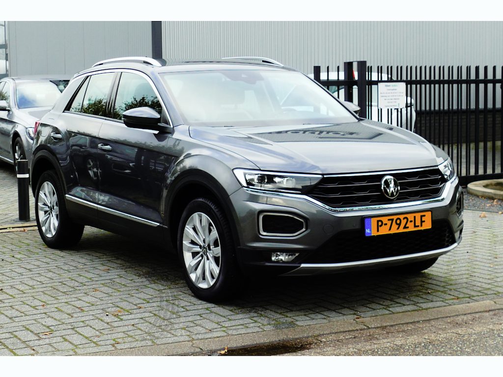 Volkswagen T-Roc 1.5 TSI Sport. Camera, Elek Klep, Adap Cruise, Stoel&StuurVerw, Haak 1500kg