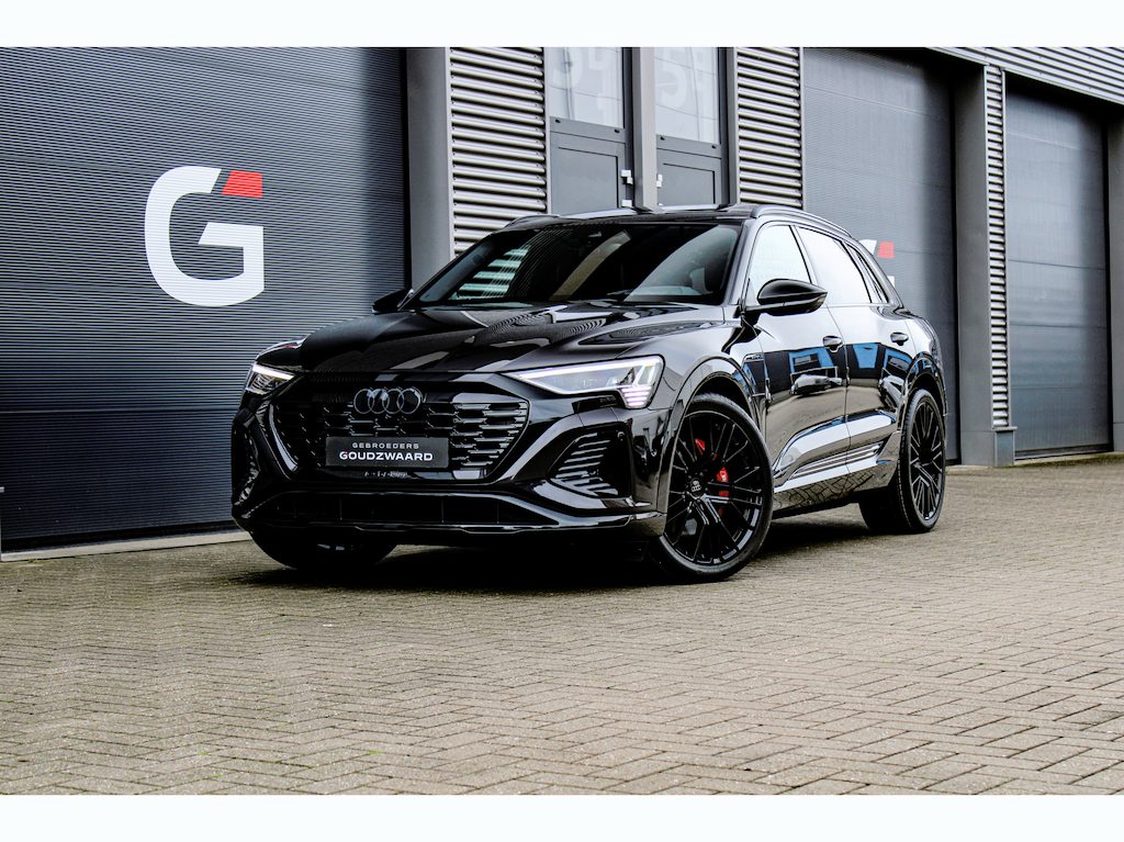 Audi Q8 e-tron 55 quattro S Edition 115 kWh | Indiv. Madeirabruin | Luchtvering | Pano | B&O | HUD | Memory | Top View Camera