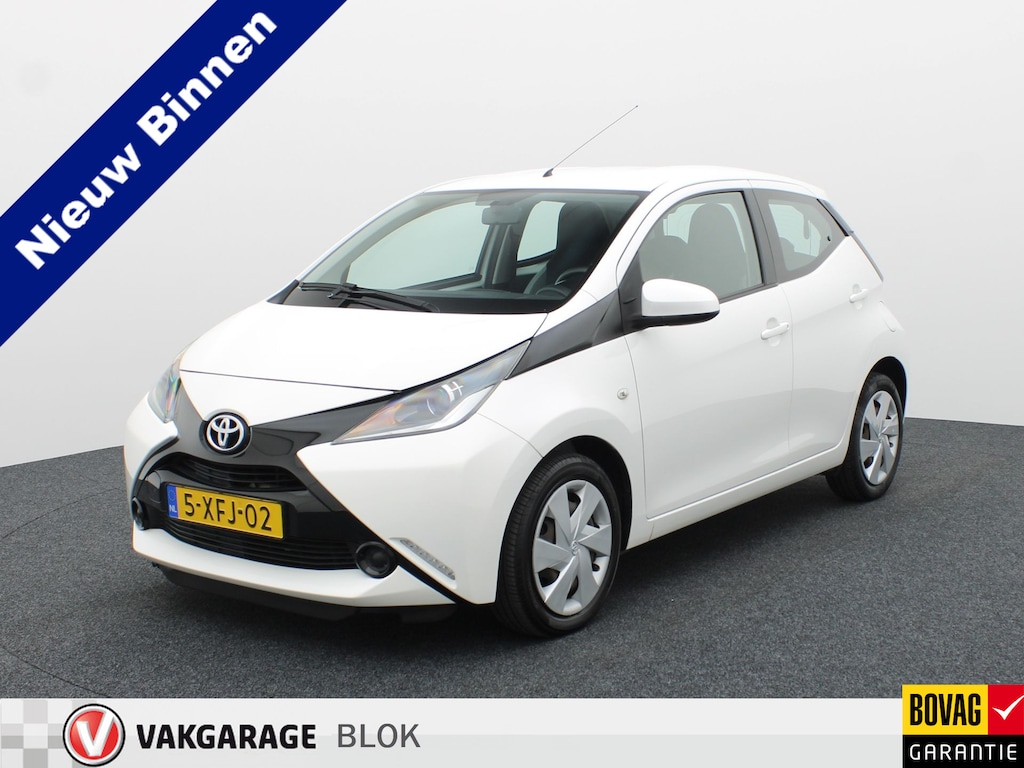 Toyota Aygo 1.0 VVT-i x-play | Camera | Airco | Dealer onderhouden | Prijs Rijklaar!!