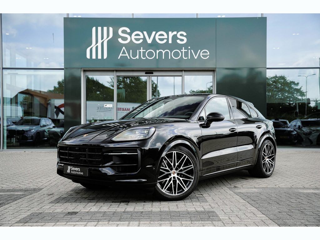 Porsche Cayenne Coupé 3.0 E-Hybrid | SportDesign Pakket | Black Edition | Adaptieve Luchtvering PASM | 22-inch RS Spyder | Sport Chrono Pakket | Panoramadak | Bijrijdersdisplay | Bose Surround Sound System | Adaptive Cruise Controle | Soft-Close portieren | 360° Surround View | 21 inch RS Spyder Design velgen |