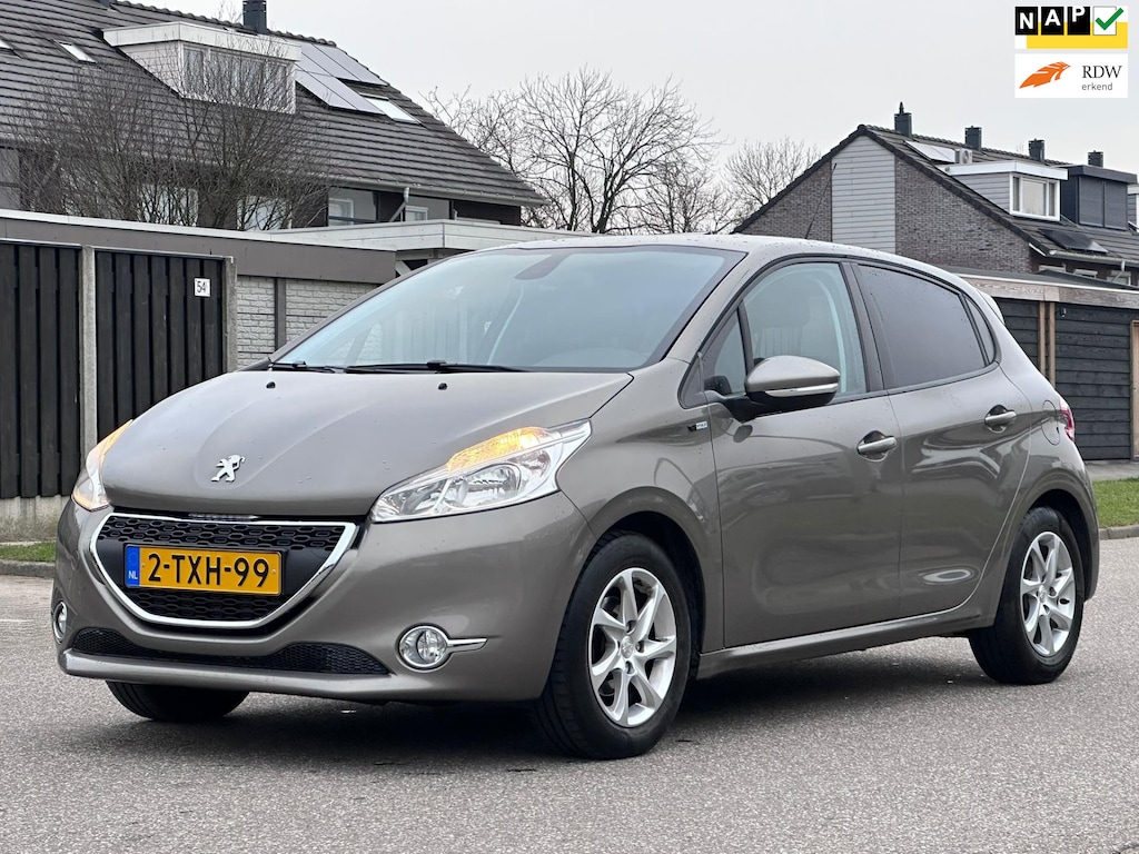 Peugeot 208 1.2 e-VTi Style 5DR*Automaat*Navigatie*Dealer onderhouden*NAP*Cruise*Clima*Trekhaak*Parkeersensoren*