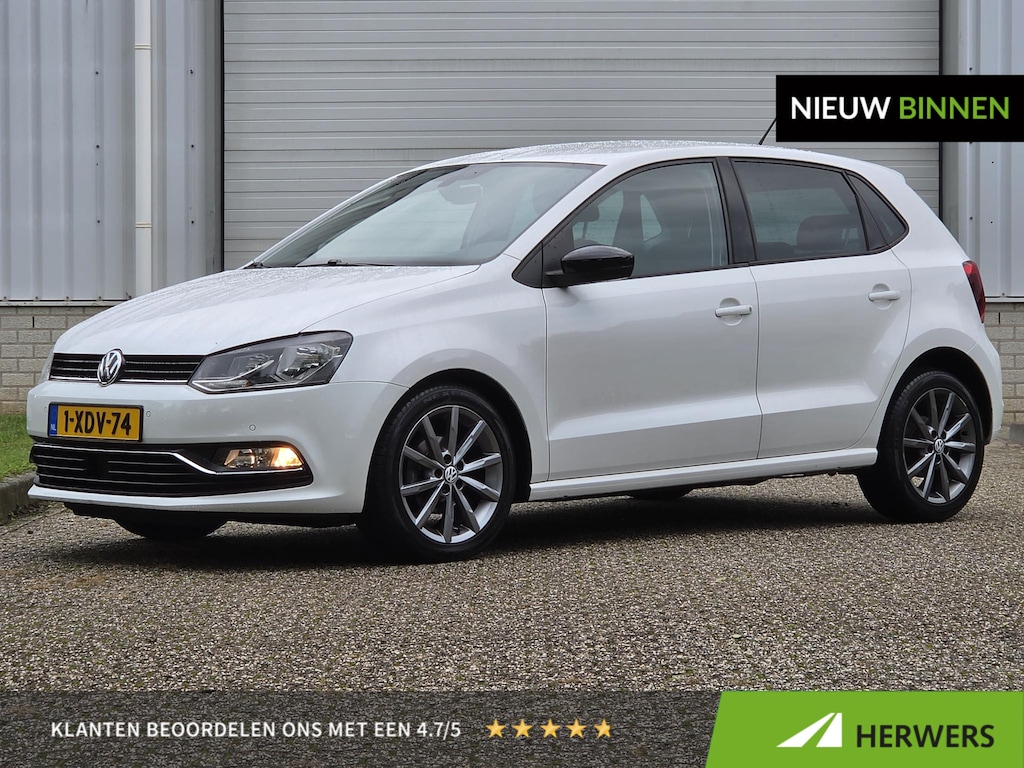 Volkswagen Polo 1.2 TSI First Edition / Cruise Control / Airco / Sensoren Voor en Achter / Navigatie / Bluetooth /