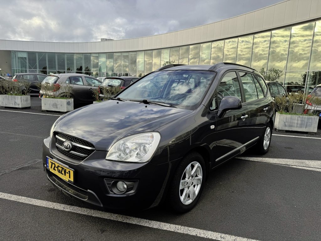 Kia Carens 2.0 CVVT X-ecutive