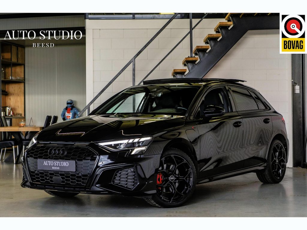 Audi A3 Sportback 40 TFSI e S line | Pano | Rood stiksel | Alcantara | Cam