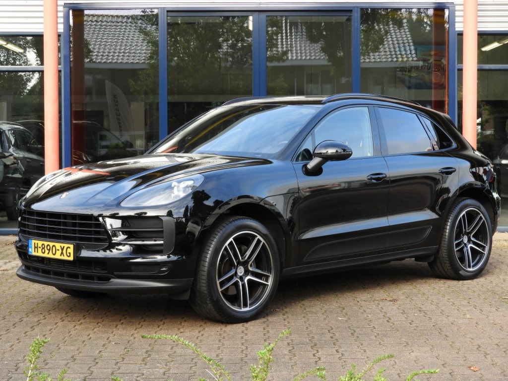 Porsche Macan 245PK Facelift/Pano/luchtvering/elektr trekhaak/camera
