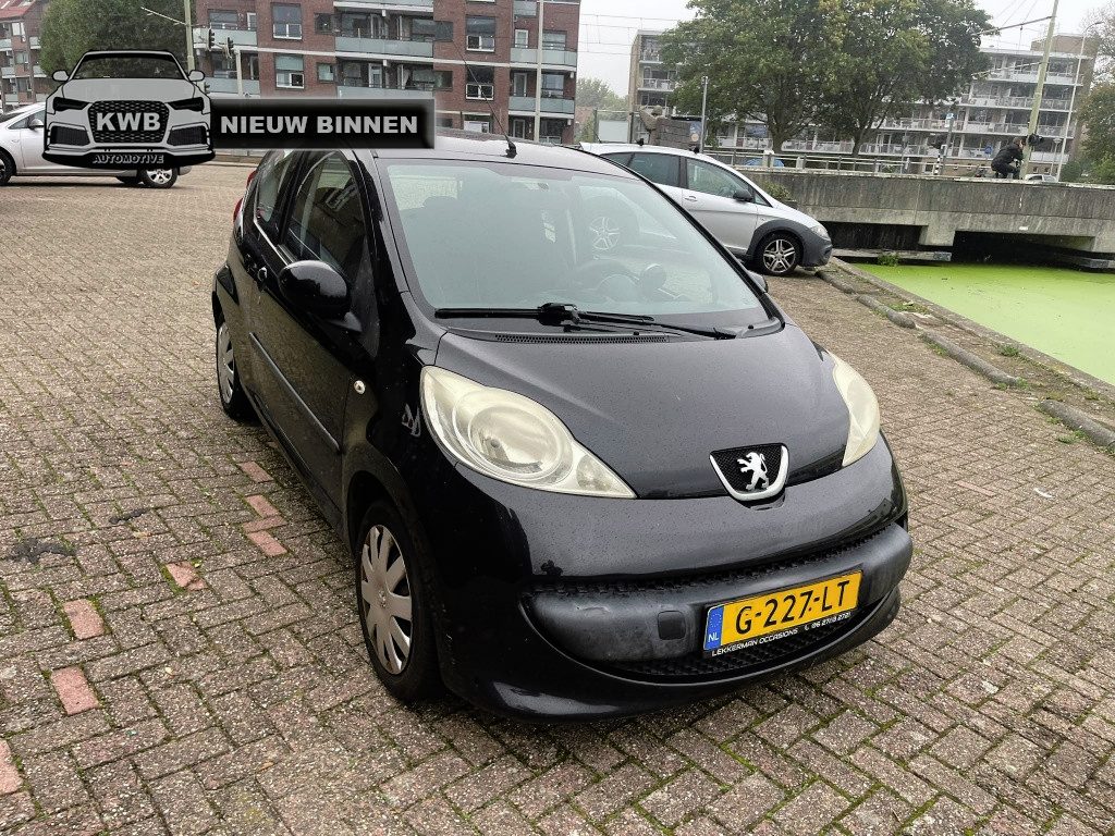 Peugeot 107 1.0-12V XR
