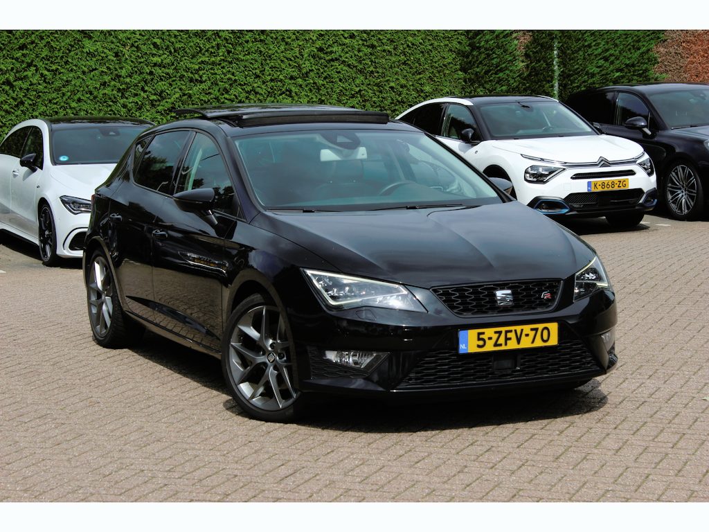 SEAT Leon 1.8 TSI FR Dynamic / NL Auto! / 1e Eign. / Panoramadak / Navigatie / Parkeerhulp V+A / Leder&Alcantara / 18'' / Stoelverwarming / DAB / ACC
