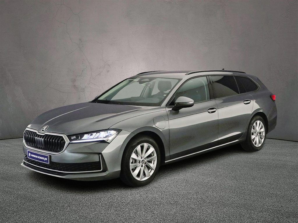 Skoda Superb Combi Edition 1.5 TSI PHEV 204pk DSG Automaat Trekhaak, Navigatie, Adaptive cruise control, Achteruitrijcamera, LED koplampen, Stoelverwarming