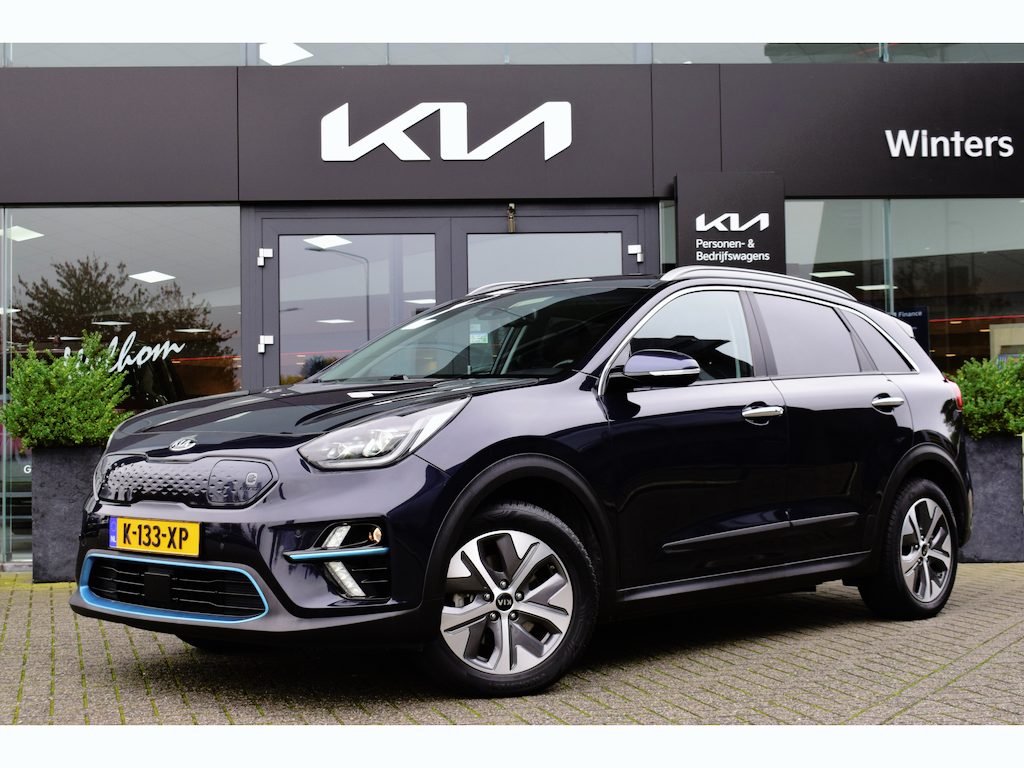 Kia Niro EV e-Niro DynamicPlusLine 64 kWh | Panorama-Schuifdak | Camera | Trekhaak | Adapt Cr.Control | Navi | PDC | Tot 10j. Kia Garantie |