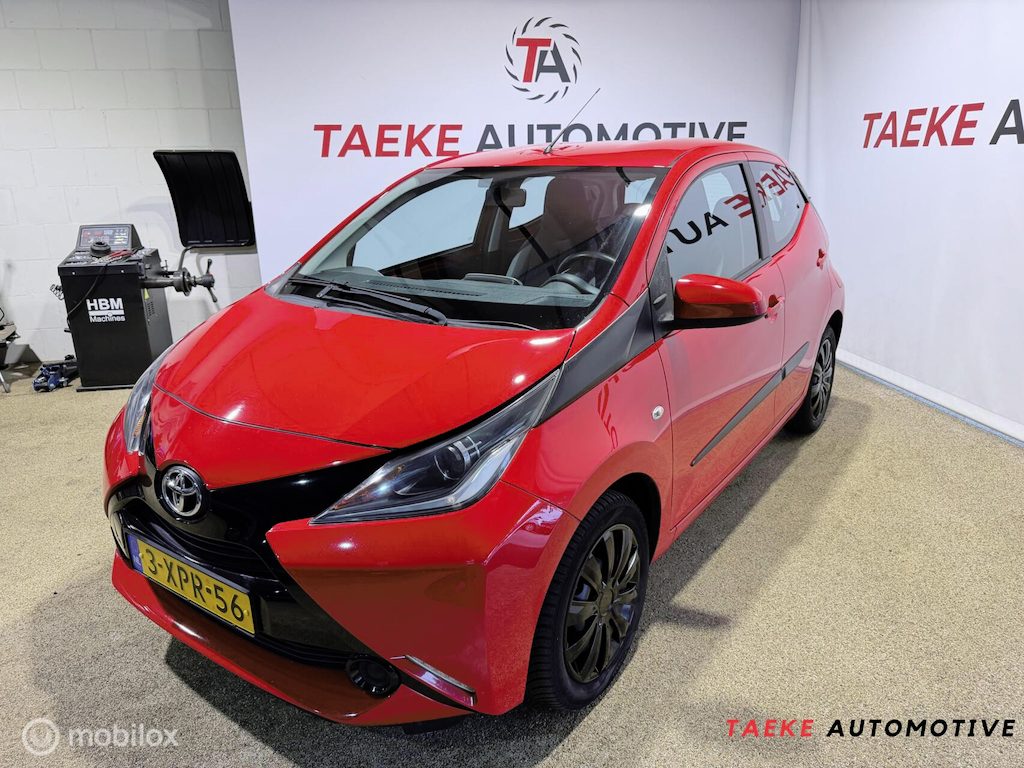 Toyota Aygo 1.0 VVT-i x-play AIRCO/CRUISE/CAMERA/NAP/APK
