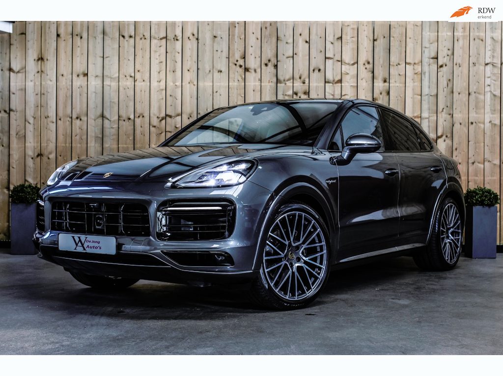 Porsche Cayenne Coupé 3.0 E-Hybrid *Pano*Sport Design*Sportuitlaat*Soft-Close*Sportstoelen*