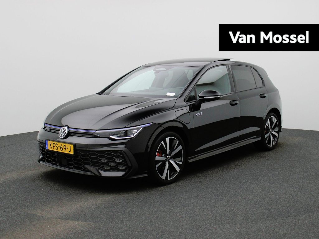 Volkswagen Golf 1.5 eHybrid GTE 272 PK| Origineel Nederlands | 1e Eigenaar | Panoramadak | Trekhaak | 360 Camera | 18 Inch Velgen | Stoelverwarming | Stuurwielverwarming | Navigatie