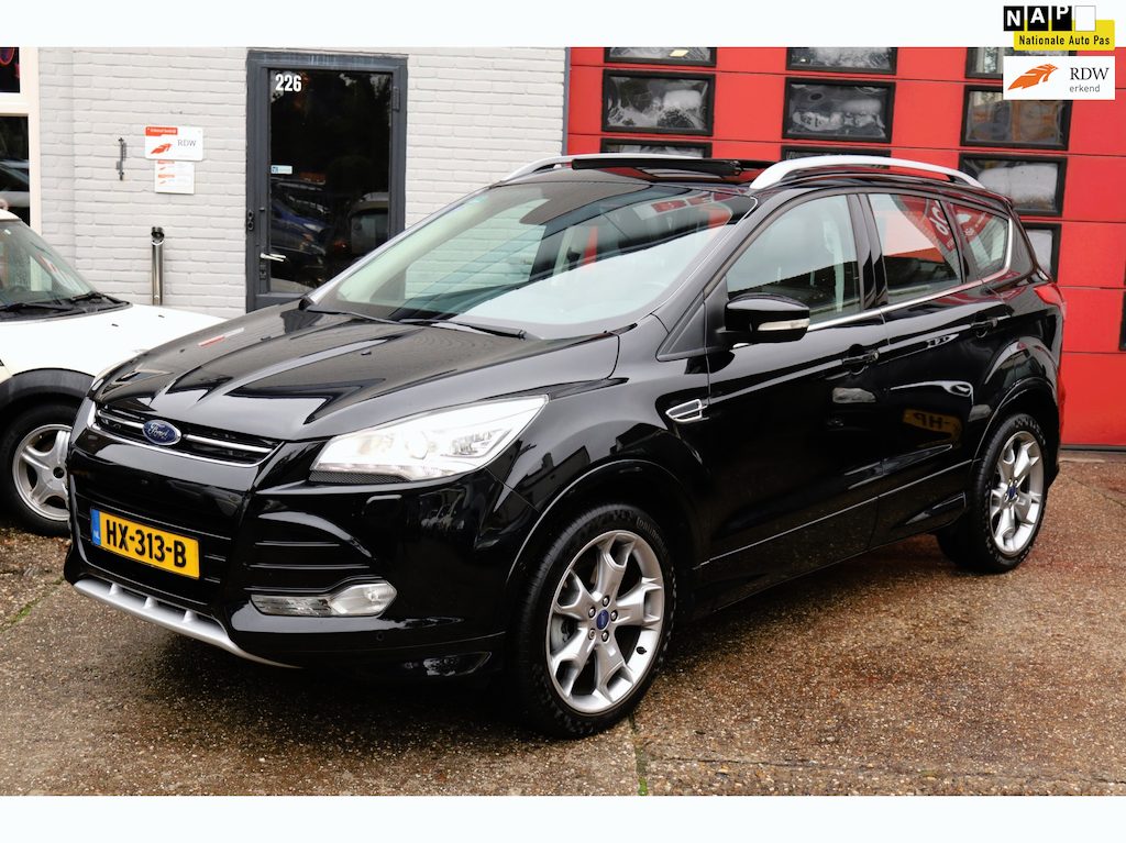 Ford Kuga 1.5 Titanium Styling Pack, PANO, NAVI, PDC , LEDER