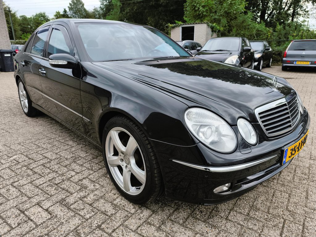 Mercedes-Benz E-klasse 240 Avantgarde, Nette Auto
