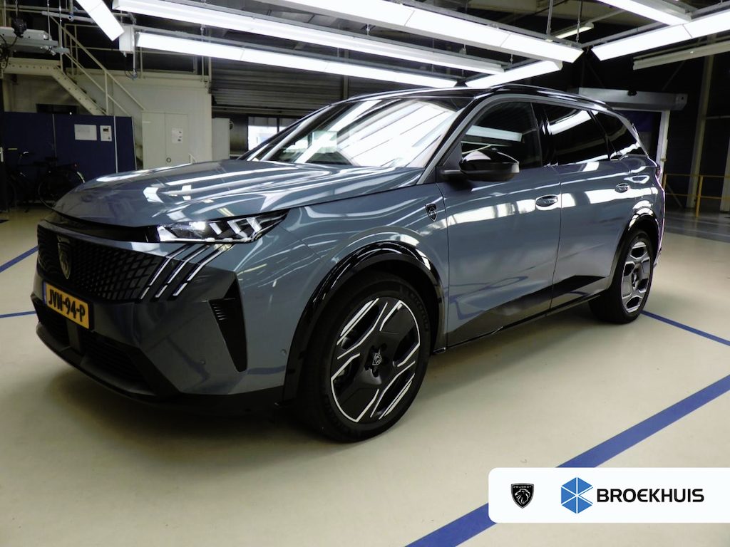 Peugeot e-5008 GT Exclusive 73 kWh 7p | Fase 3 laden | SOH 99% | Lederen bekleding | Massage | Trekhaak | 20 Inch | NL auto |