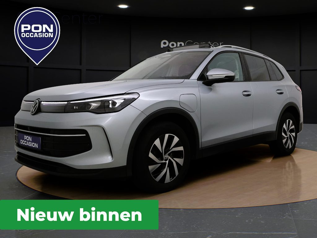 Volkswagen Tiguan 1.5 eHybrid | Pano Dak | Trekhaak | 360 Camera | Side Assist | ACC | Elek. Achterklep | Stuur-/Stoelverwarming V+A | 17'' |