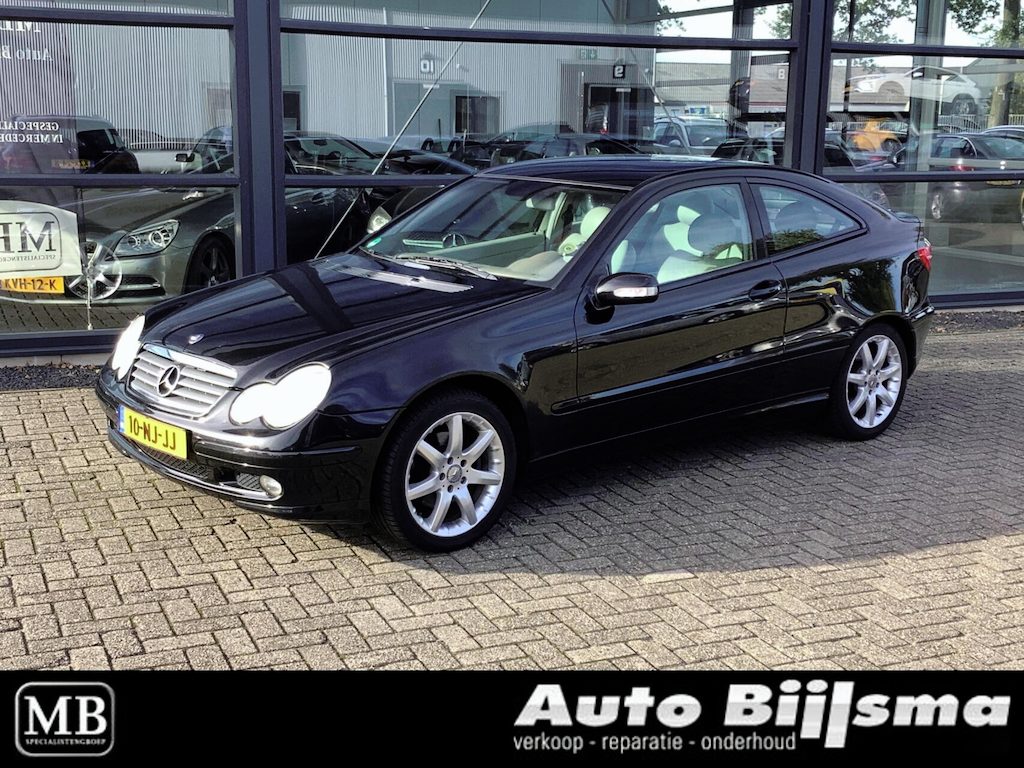 Mercedes-Benz C-klasse Sportcoupé 230 K. Lederen bekleding, incl nwe apk en onderhoudsbeurt