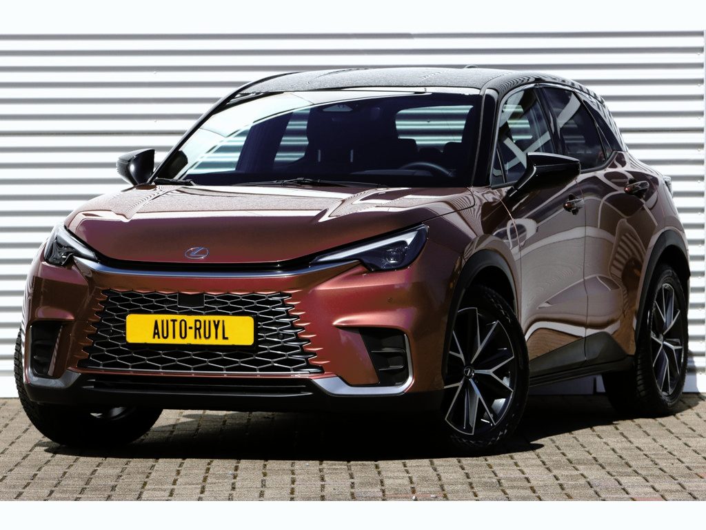 Lexus LBX Cool 2WD Two-Tone