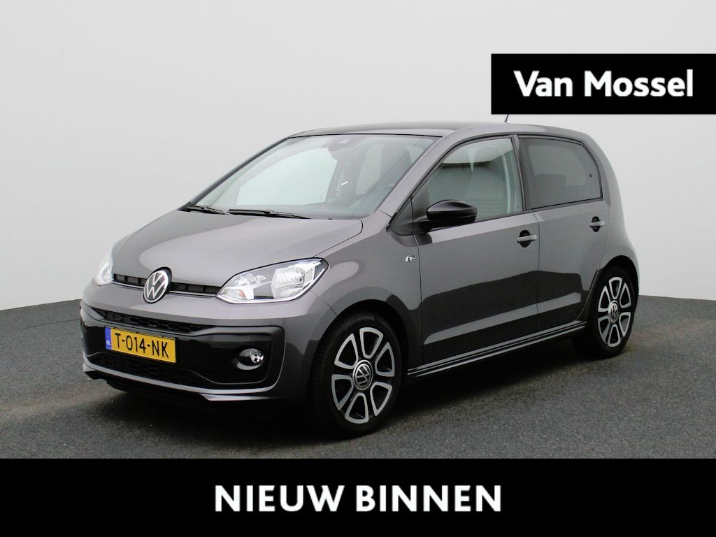 Volkswagen Up! 1.0 R-Line | Origineel Nederlands | 1e Eigenaar | Airco | Radio DAB+ | Elektrische Ruitbediening | 5 Deurs | Bestuurders- En Passagiersstoel In Hoogte Verstelbaar | Cruis control | Stoel verwarming | Achteruitrij camera | Parkeersensoren achter |