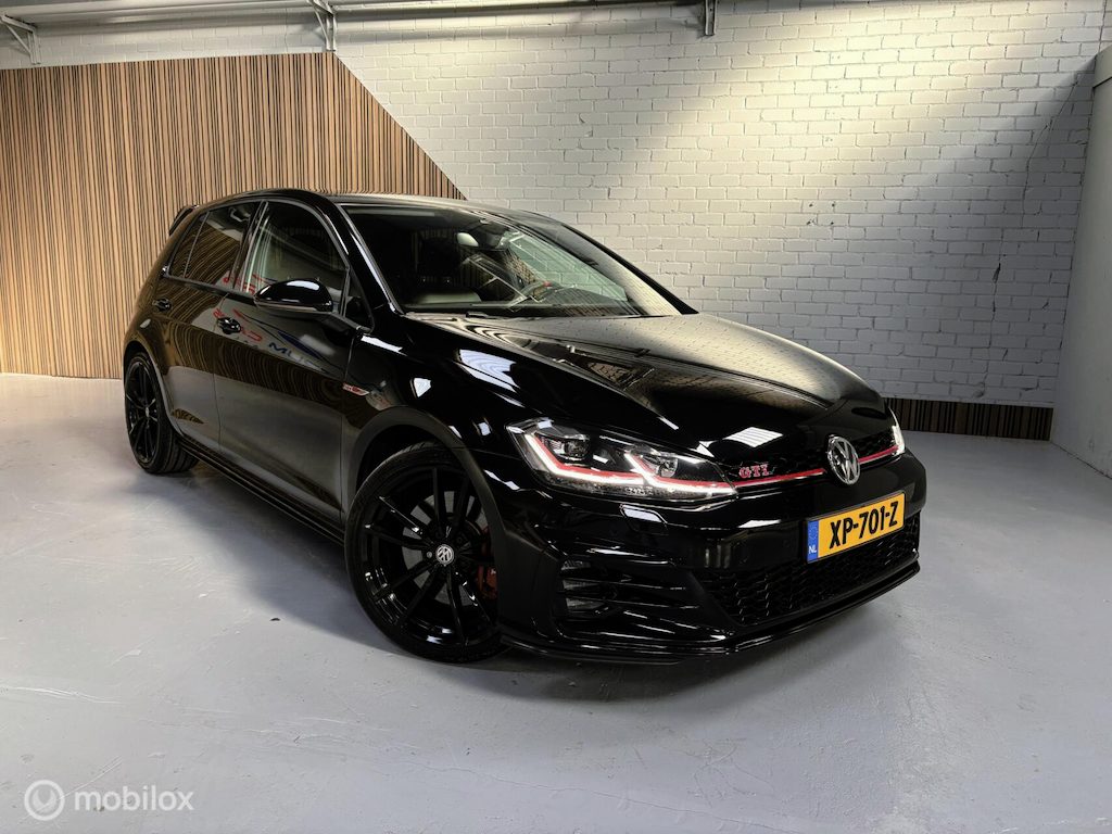 Volkswagen Golf 2.0 GTI Performance|Akrapovic|ACC|Carplay|