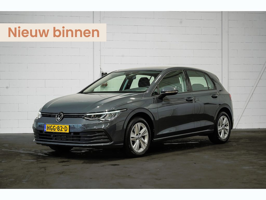 Volkswagen Golf 1.0 eTSI Life Business Automaat | comfortstoelen | Adaptive cruise | Navi | Winter Pakket | All-season