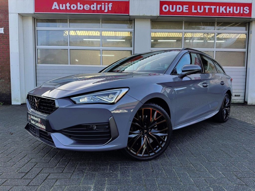 CUPRA Leon Sportstourer 1.4 e-Hybrid VZ Copper Adrenaline 245PK Camera Virtual Carplay Trekhaak Cruise