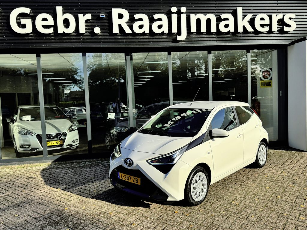 Toyota Aygo 1.0 VVT-i x-play*Airco*Carplay*Camera*