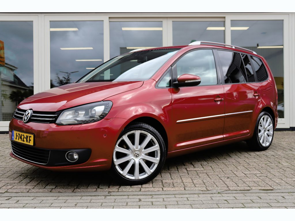 Volkswagen Touran 1.4 TSI Highline 7p, **Diverse Beschadigingen**Climate, Cruise, PDC V+A, Trekhaak, Stoelverwarming, Pano, Navi, Meeneemprijs!!!