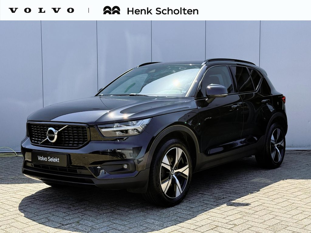 Volvo XC40 T5 Recharge R-Design | Trekhaak semi elektrisch wegklapbaar | Lederen bekleding | Adaptieve Cruise Control met Pilot Assist | Verwarmbare voorruit | Harman Kardon | 19 inch lichtmetalen velgen | Verwarmbare voorstoelen & stuurwiel | Elektrisch verstelbare voorstoelen