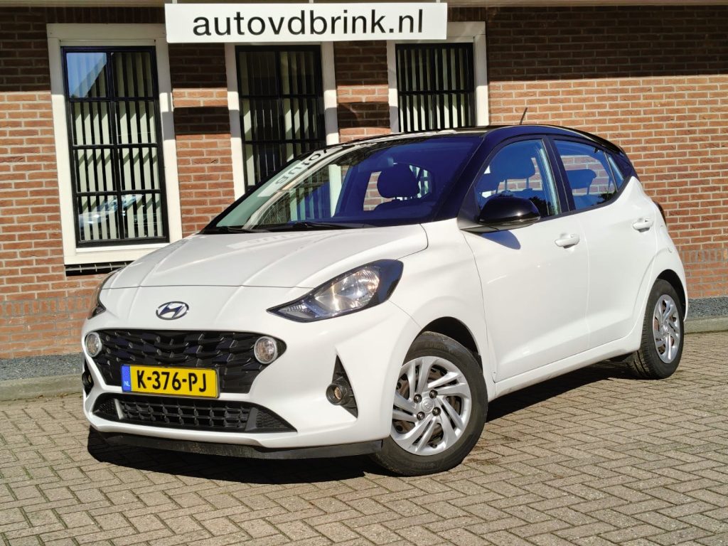Hyundai i10 1.0 TWO TONE / STUUR/STOELVERWARMING / PDC / CARPLAY