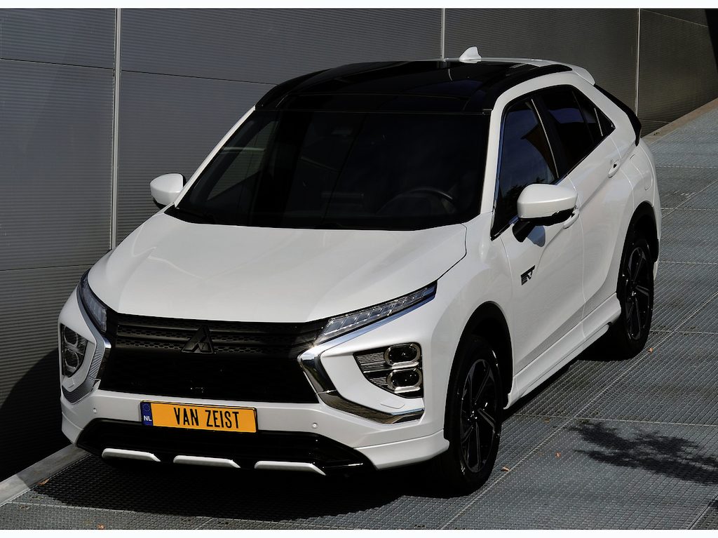 Mitsubishi Eclipse Cross PHEV 2.4 INSTYLE 4WD | PLUG IN HYBRID | SoH % | V2H | FULL OPTIONS | LEDER | PANORAMADAK | TREKHAAK 1500KG | DODEHOEKASSISTENT | 360 CAMERA | FABRIEKSGARANTIE TOT 01-06-2029 | ALL IN RIJKLAARPRIJS