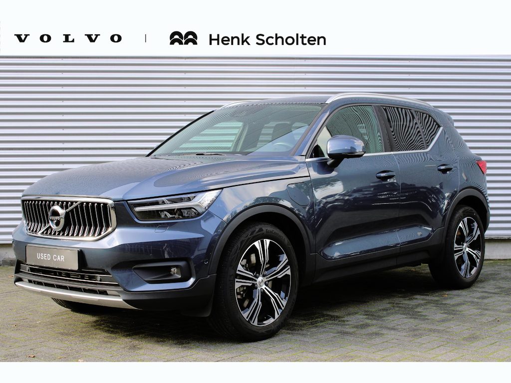 Volvo XC40 1.5 T5 Recharge Business Pro | 360 Graden Camera | Elektrisch Verstelbare Voorstoelen Met Geheugen | Lederen Bekleding | Getint Glas | Adaptive Cruise Control | Pilot Assist | Stuurverwarming | Stoelverwarming | BLIS | Park Pilot Assist | Keyless | Elektrische Achterklep | Adaptieve Verlichting Met Bochtlicht | Navigatie | Bluetooth | Apple Carplay | Android Auto |